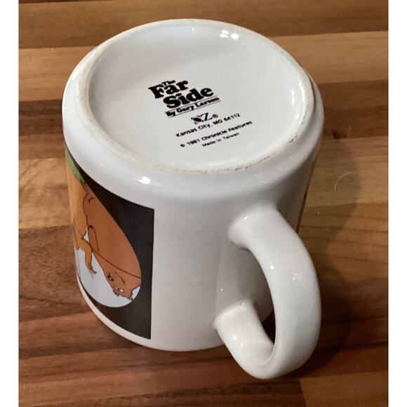 Far Side by Gary Larson 1981 Vintage "Bears In Crosshair" 8 Oz Coffee Mug - Picture 9 of 9